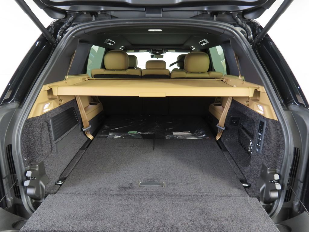 New 2026 Land Rover Range Rover Long Wheelbase SE image 28