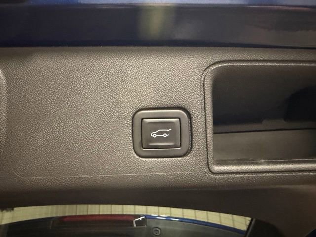 Used 2023 GMC Terrain SLE w/ Driver Convenience Package FWD image 22