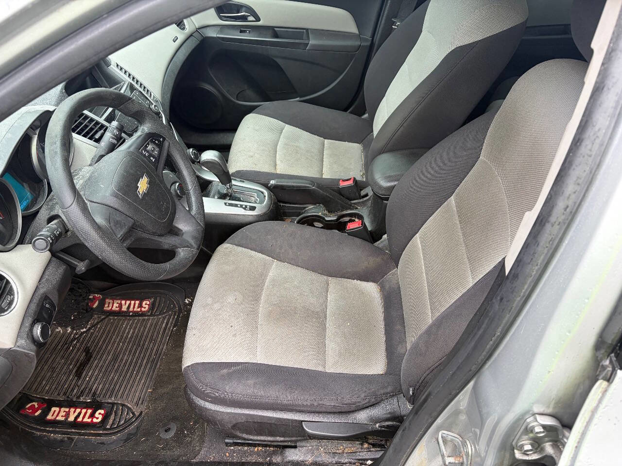 Used 2013 Chevrolet Cruze LS image 9