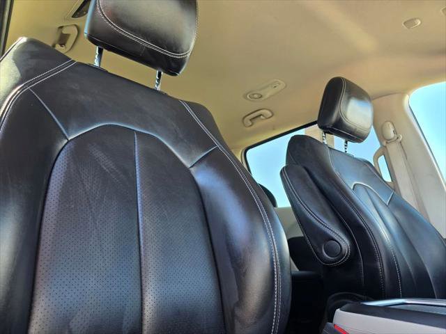 Certified 2023 Chrysler Pacifica Touring-L FWD image 25