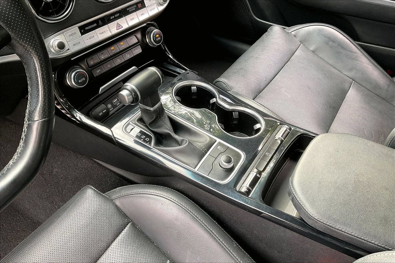 Used 2020 Kia Stinger GT-Line w/ Sun & Sound Package RWD image 32