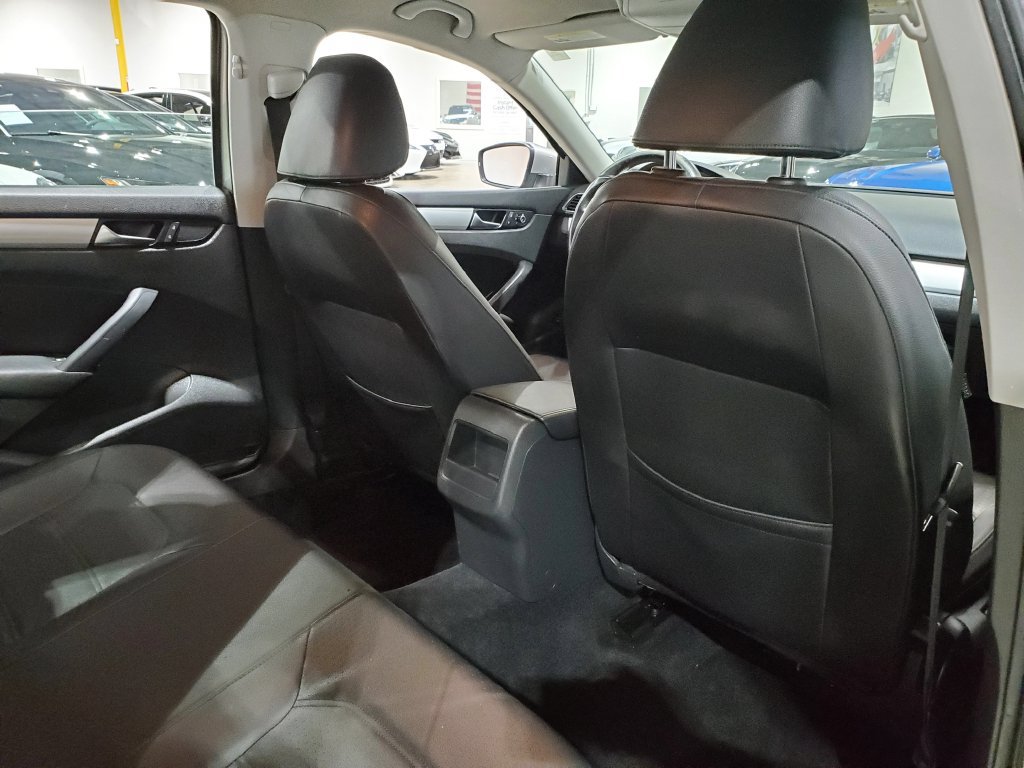 Used 2012 Volkswagen Passat 2.5 SE FWD image 19