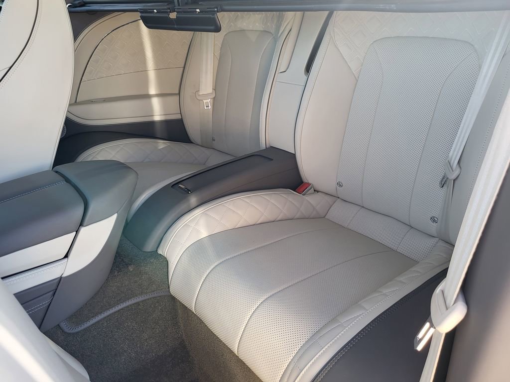 Used 2023 Bentley Continental GT Azure image 16