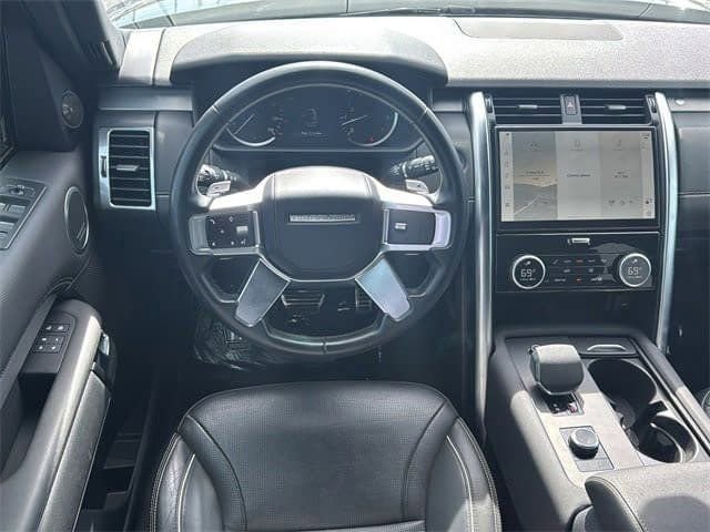 Used 2023 Land Rover Discovery HSE R-Dynamic AWD/4WD image 11