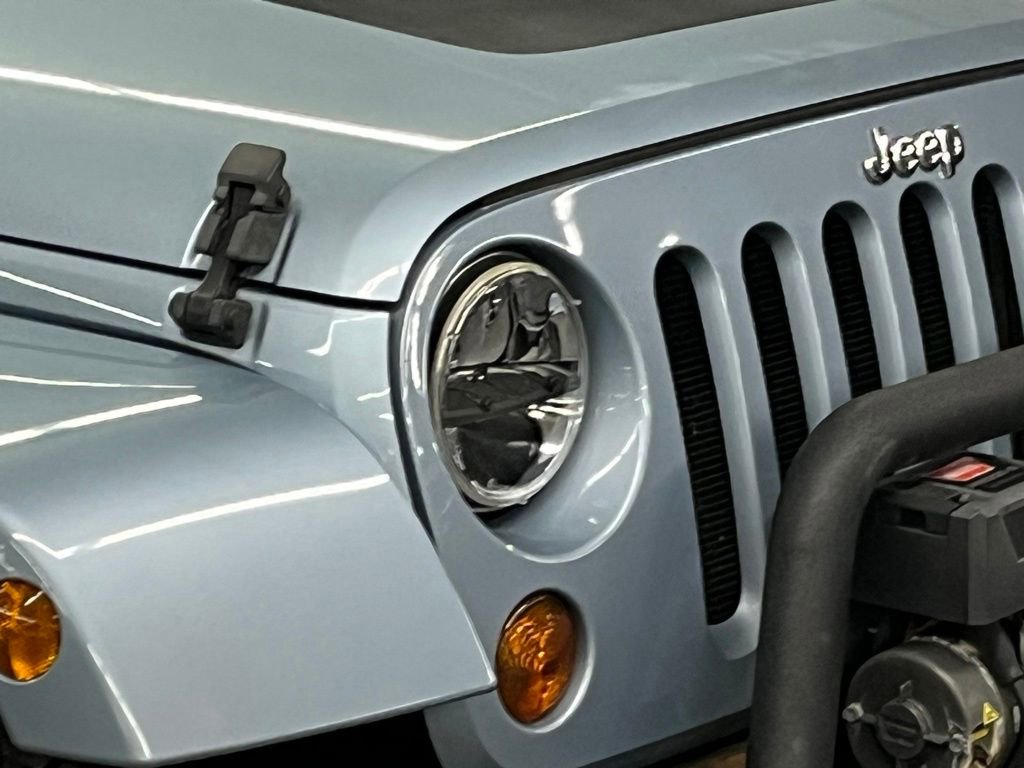 Used 2012 Jeep Wrangler Unlimited Sahara image 35