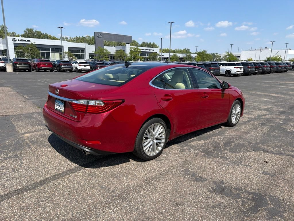 Used 2015 Lexus ES 350 w/ Ultra Luxury Package FWD image 20