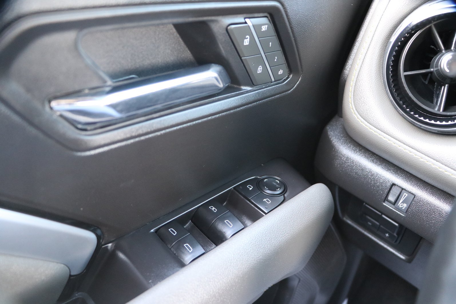 Used 2026 Chevrolet Colorado ZR2 AWD/4WD image 11