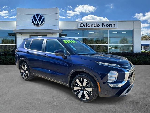 Used 2025 Mitsubishi Outlander SE image 1