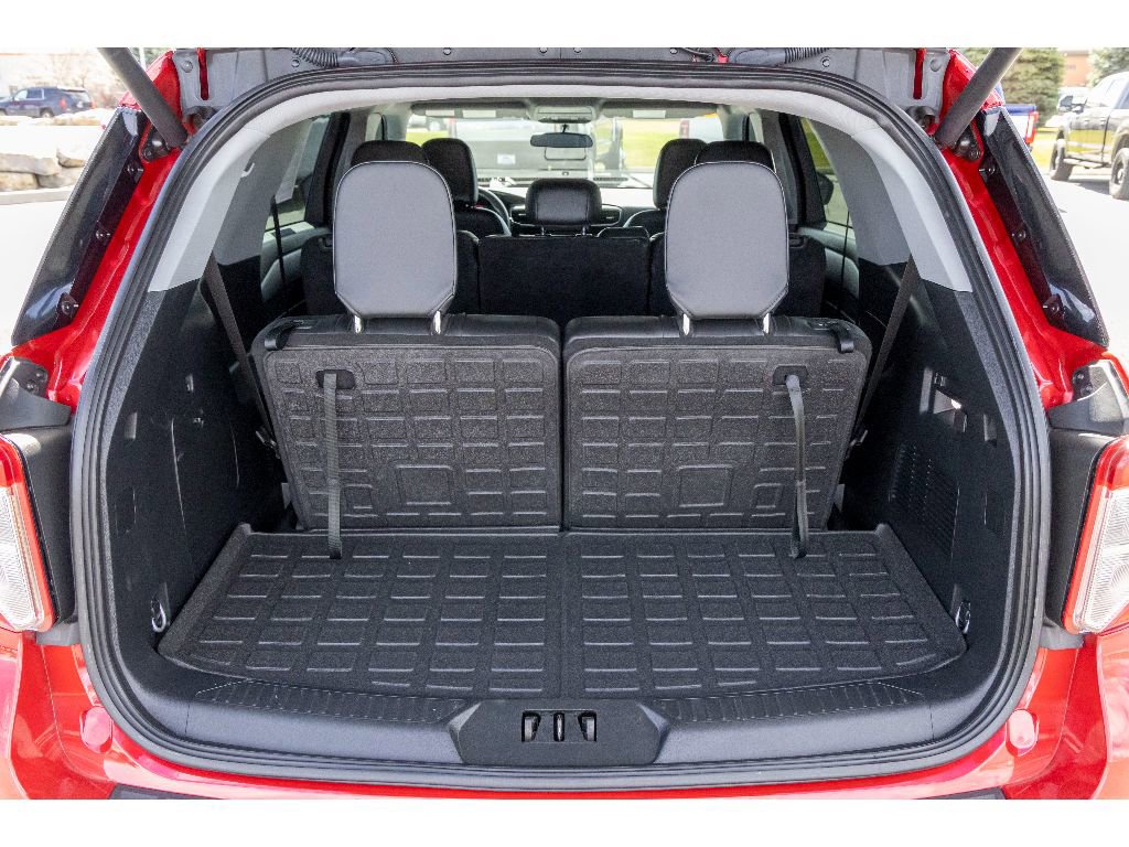 Used 2023 Ford Explorer XLT w/ Equipment Group 202A image 14