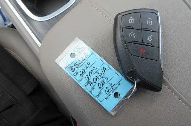 Used 2024 GMC Acadia Elevation image 57