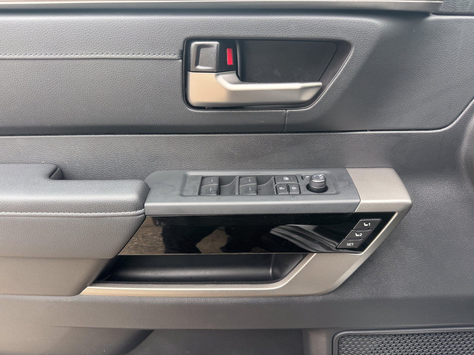 Certified 2026 Toyota Sequoia Limited AWD/4WD image 18