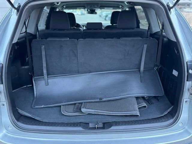 Certified 2017 Toyota Highlander LE w/ Carpet Mat Package AWD/4WD image 39
