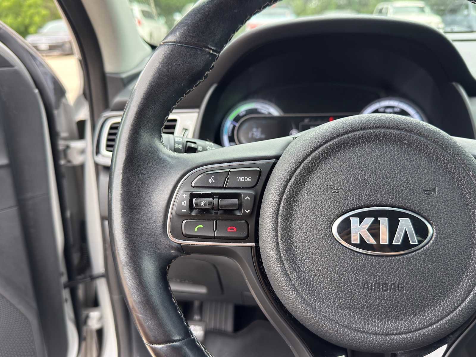 Used 2018 Kia Niro EX w/ EX Premium Package FWD image 16