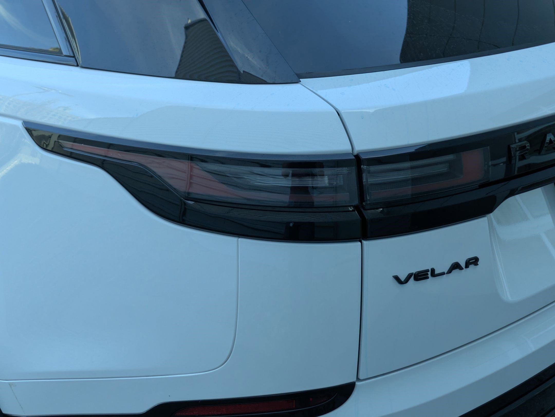 Used 2025 Land Rover Range Rover Velar Dynamic SE image 14