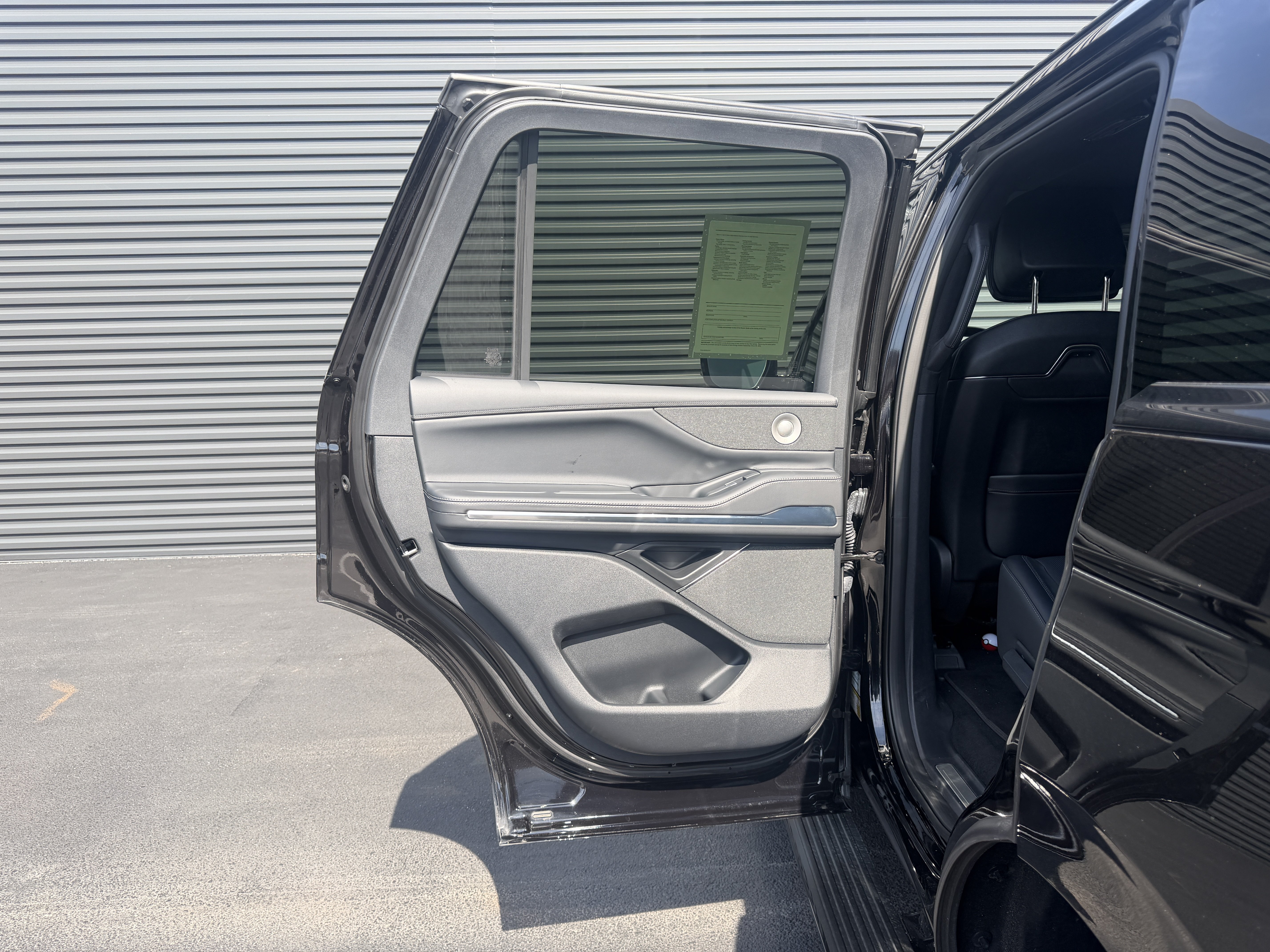 Used 2026 Lincoln Navigator Reserve w/ Jet Appearance Package AWD/4WD image 21