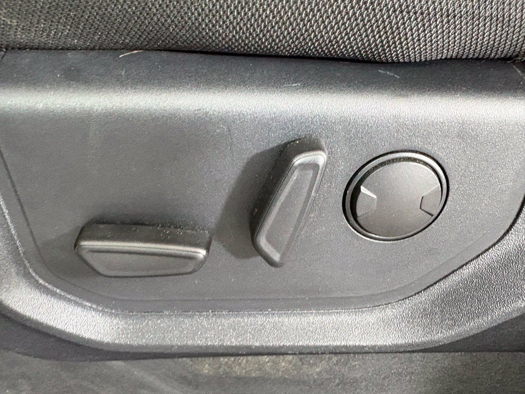 Used 2019 Ford F150 XLT w/ Equipment Group 302A Luxury AWD/4WD image 18