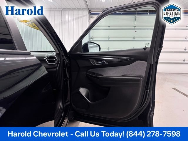 Used 2024 Chevrolet TrailBlazer LT w/ Convenience Package FWD image 10