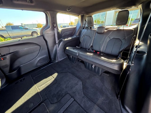 New 2027 Chrysler Pacifica LX FWD image 13