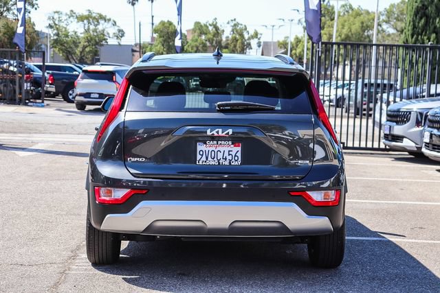 Certified 2025 Kia Niro EX FWD image 9