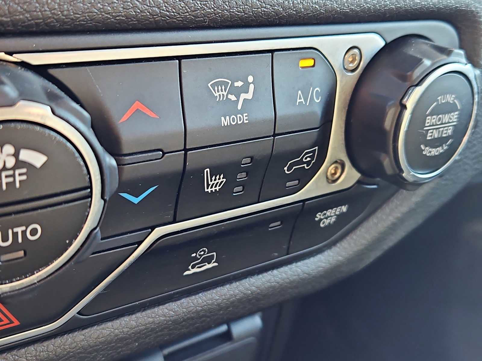 Used 2024 Jeep Gladiator Sport image 18