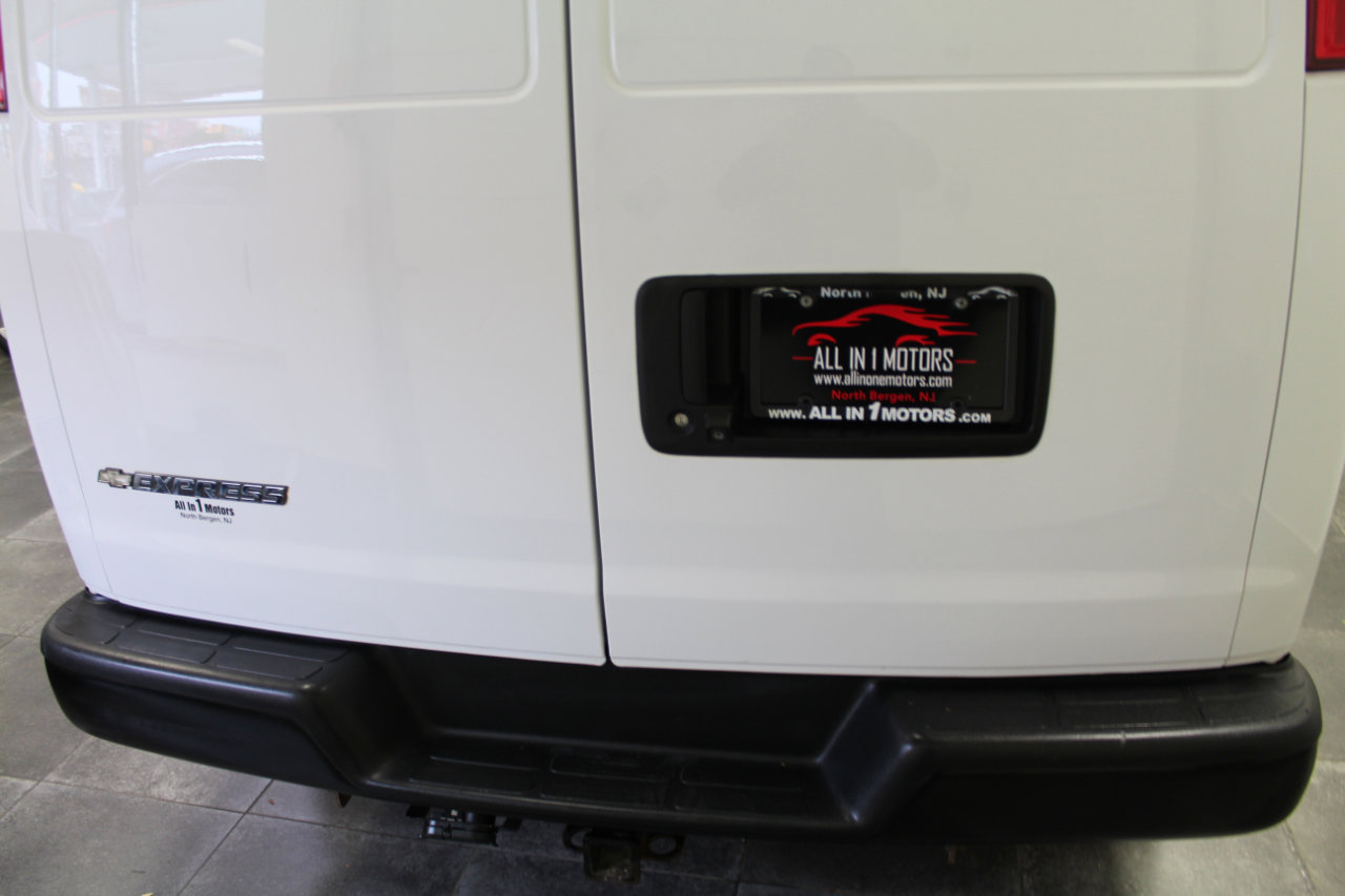 Used 2020 Chevrolet Express 2500 w/ Driver Convenience Package image 6