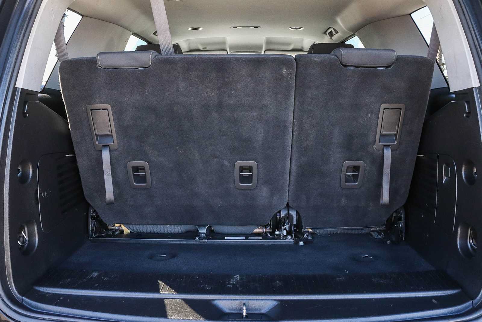 Used 2019 Chevrolet Tahoe LS RWD image 16