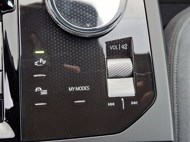 New 2026 BMW iX xDrive60 image 17