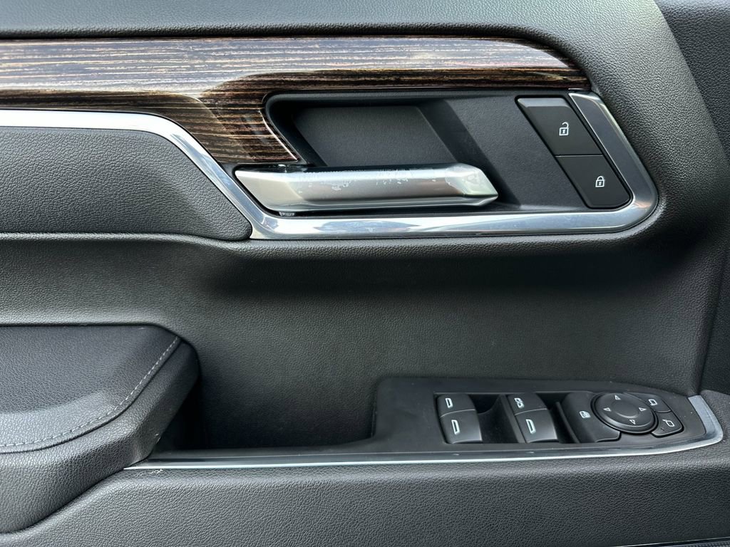 Used 2025 GMC Sierra 1500 SLE image 10