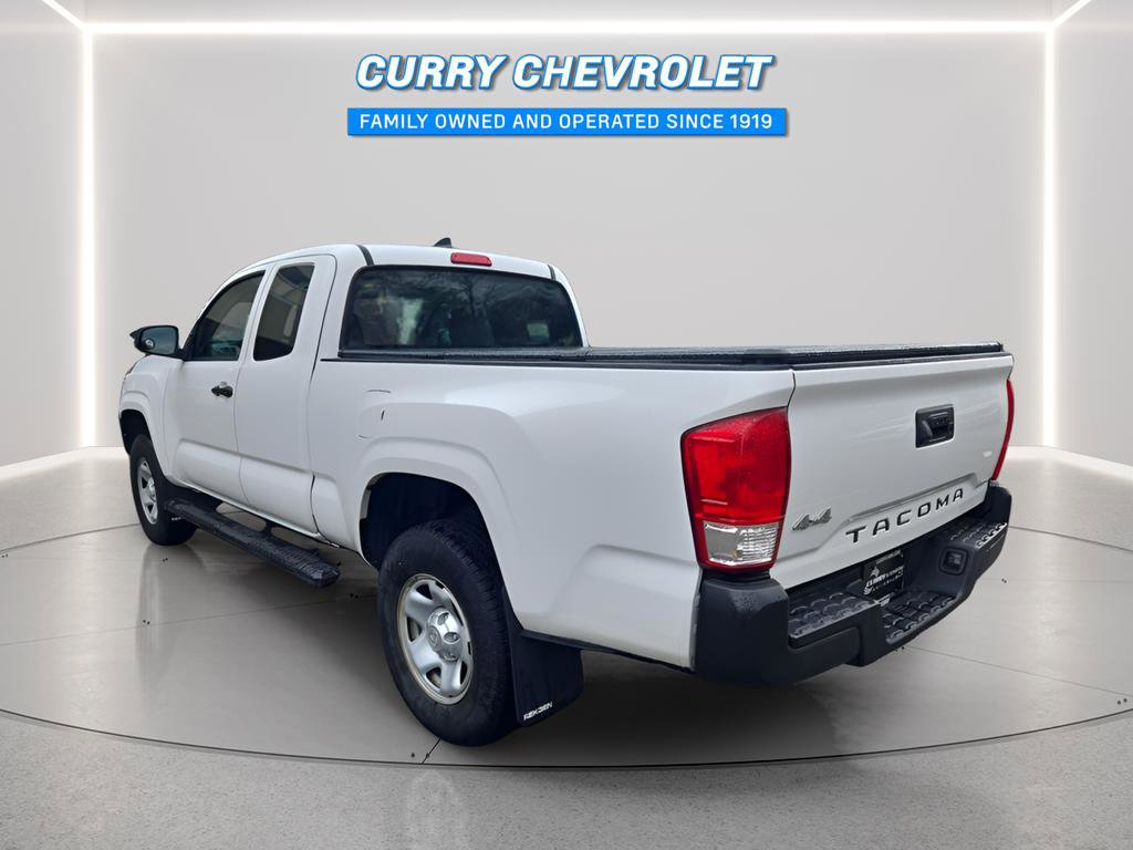 Used 2017 Toyota Tacoma SR image 10