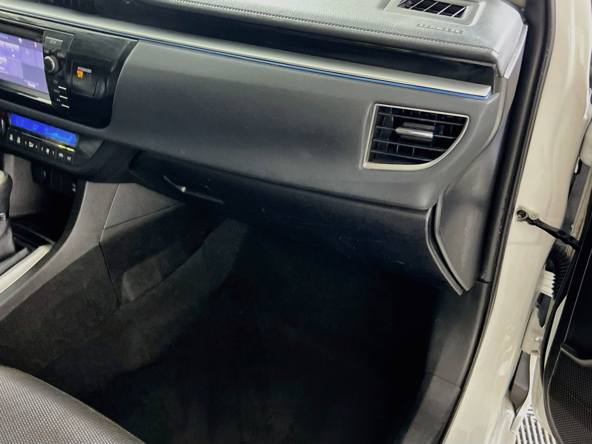 Used 2015 Toyota Corolla S FWD image 33