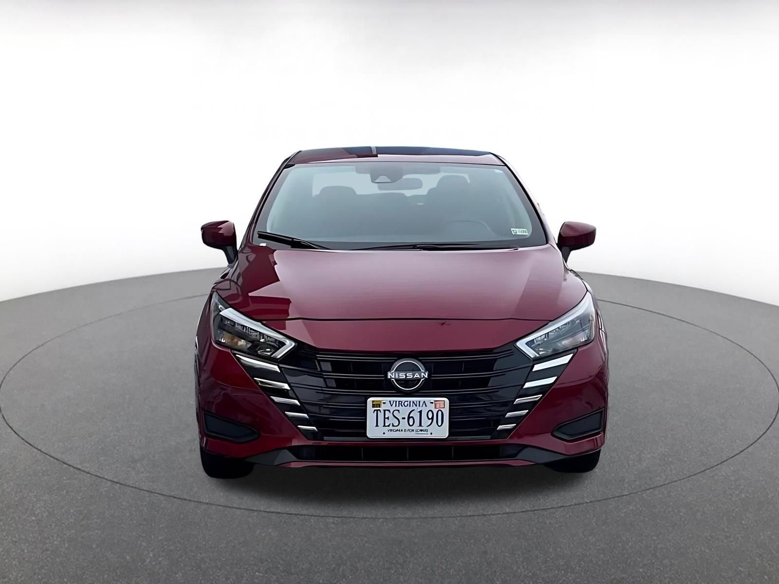 Used 2025 Nissan Versa SV image 3