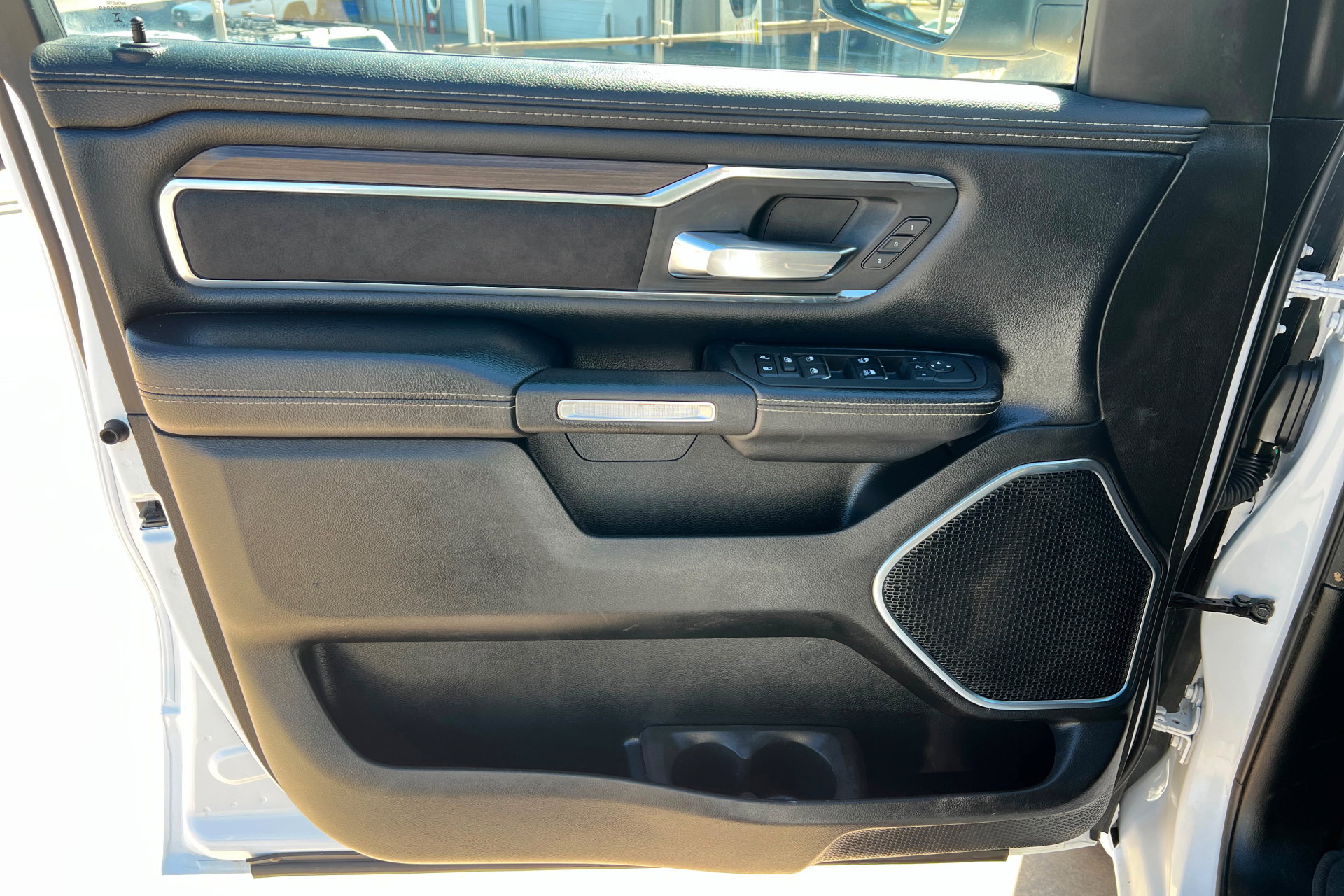 Used 2025 RAM 1500 Laramie image 14