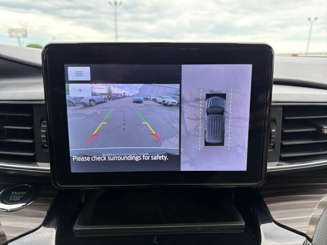 Used 2022 Ford Explorer Limited w/ Equipment Group 301A AWD/4WD image 13
