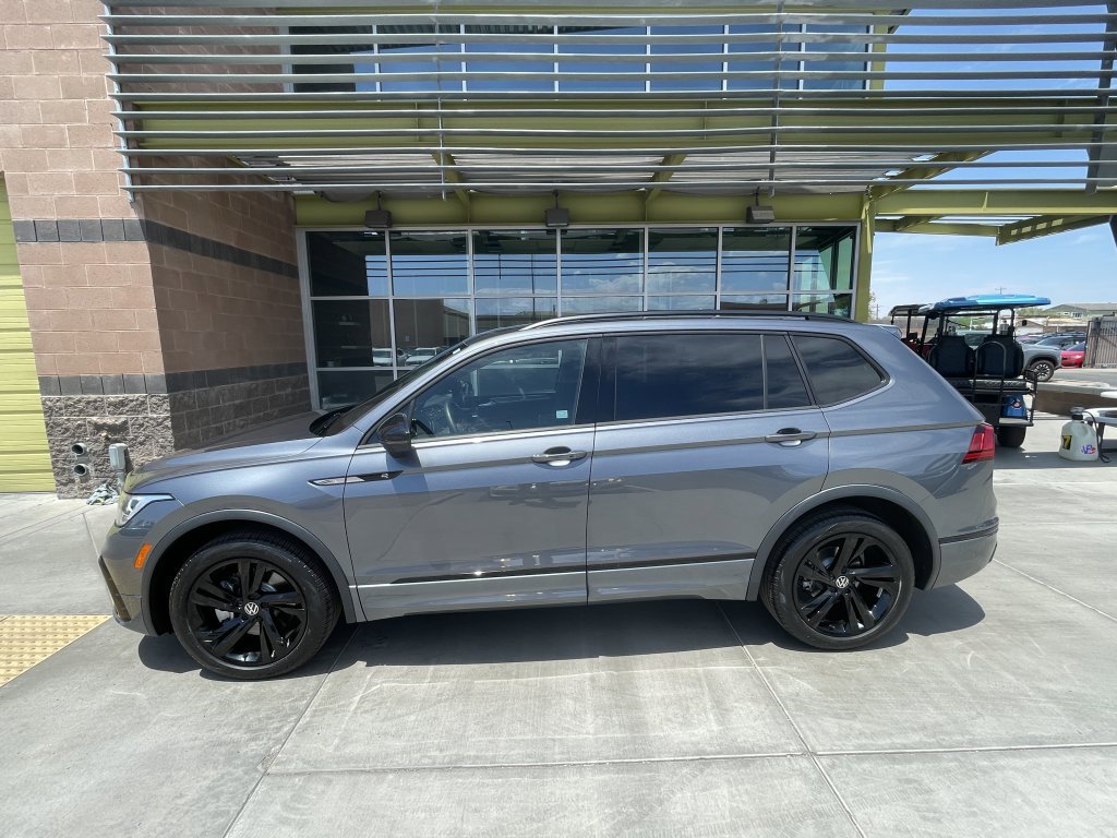 Used 2023 Volkswagen Tiguan SE R-Line image 5