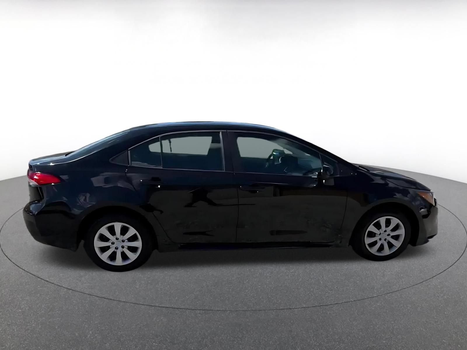 Used 2025 Toyota Corolla LE FWD image 15