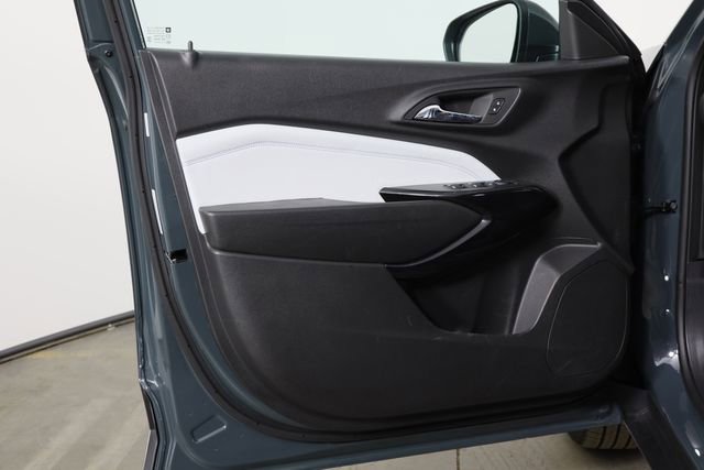 Used 2025 Chevrolet Trax LT w/ LT Convenience Package image 20