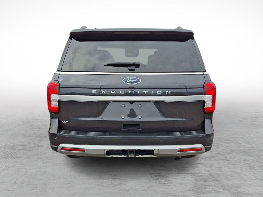 Used 2024 Ford Expedition XLT image 4