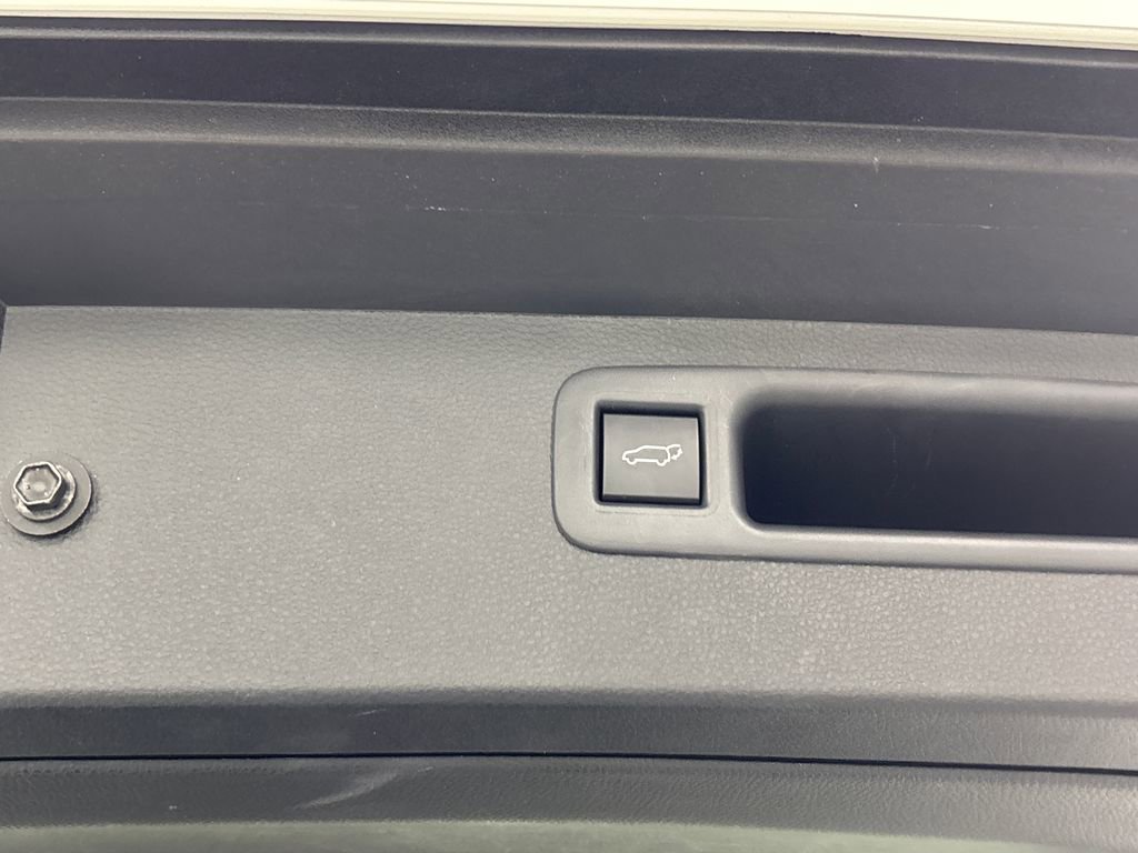 Certified 2025 Toyota Highlander XLE image 34