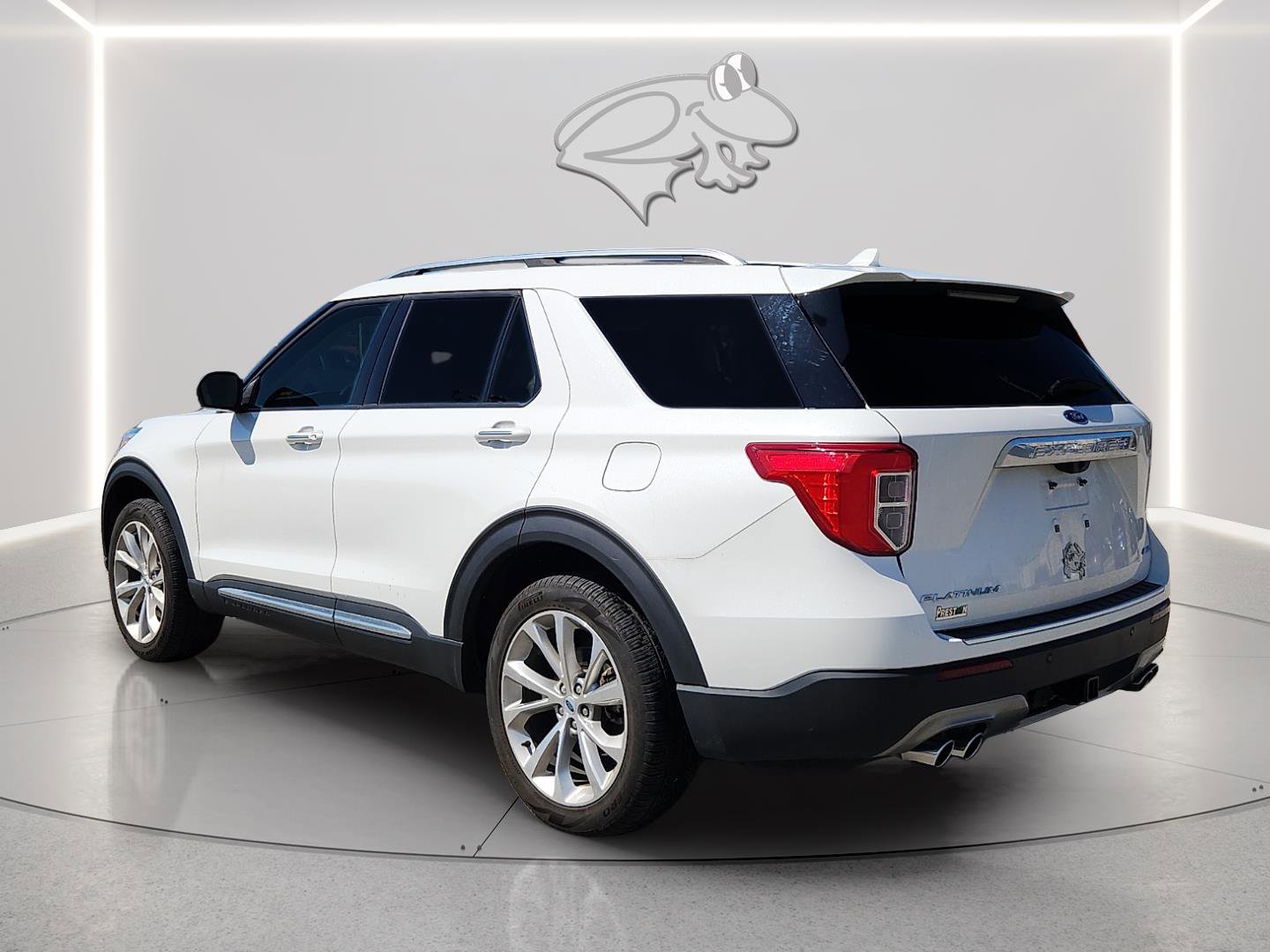 Certified 2023 Ford Explorer Platinum w/ Technology Package image 2