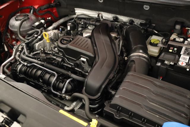 Used 2023 Volkswagen Taos SEL image 9