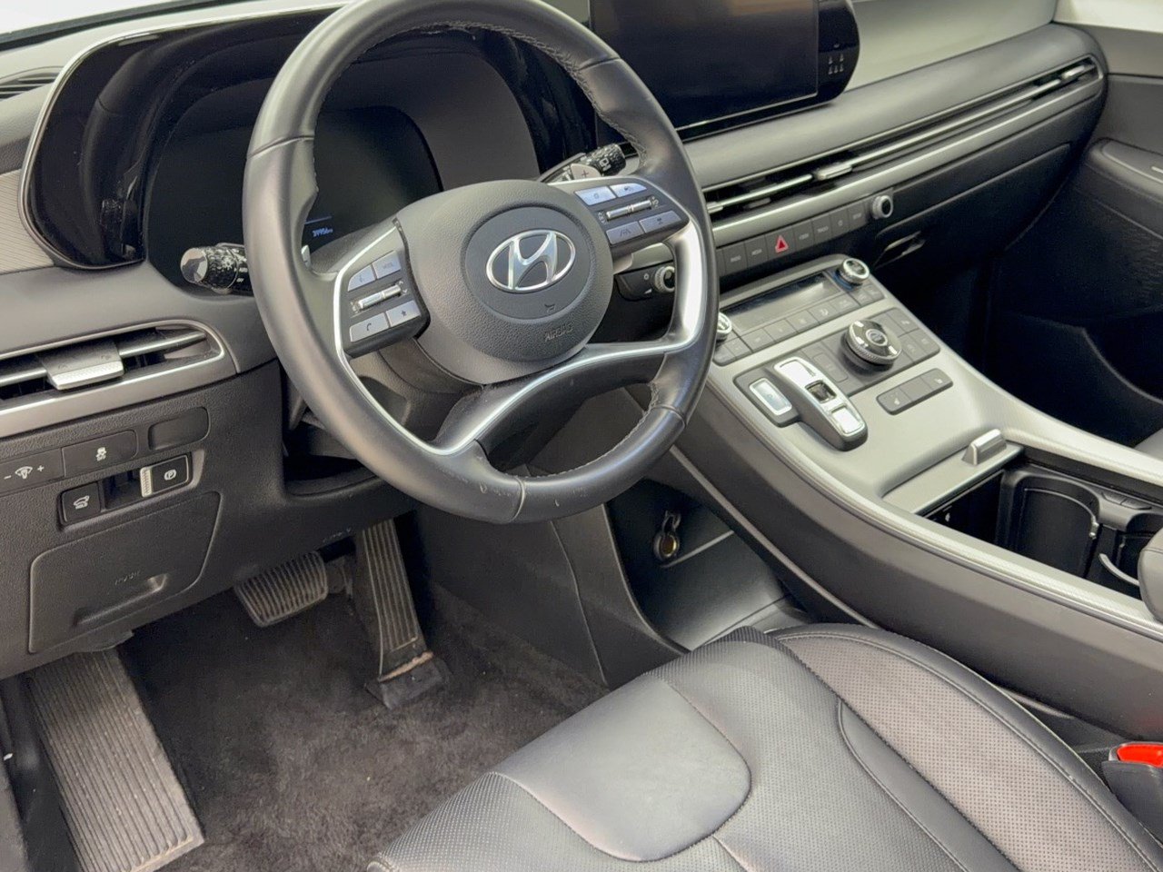 Used 2025 Hyundai Palisade SEL FWD image 4