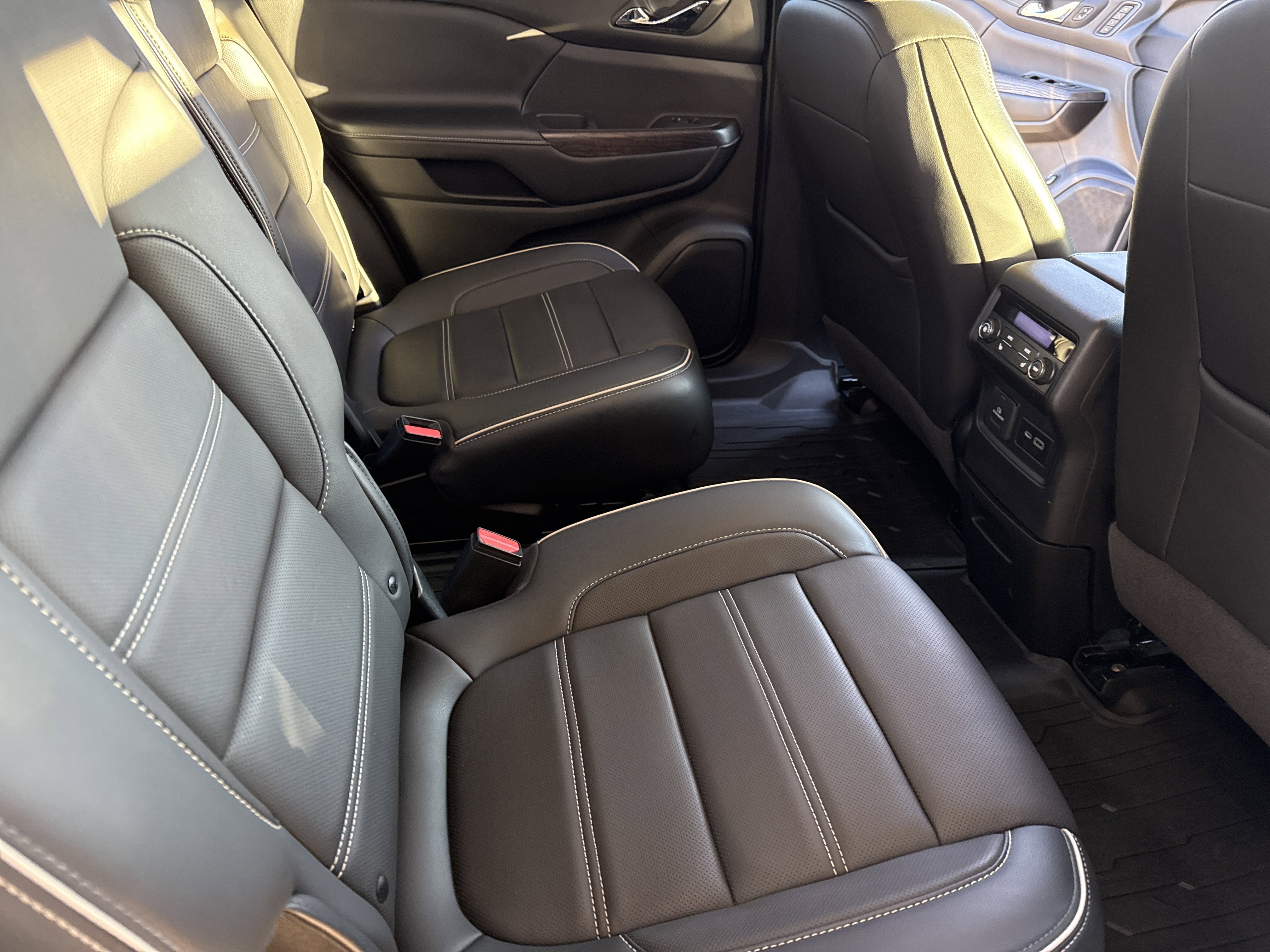 Used 2020 GMC Acadia Denali w/ LPO, Floor Liner Package image 18