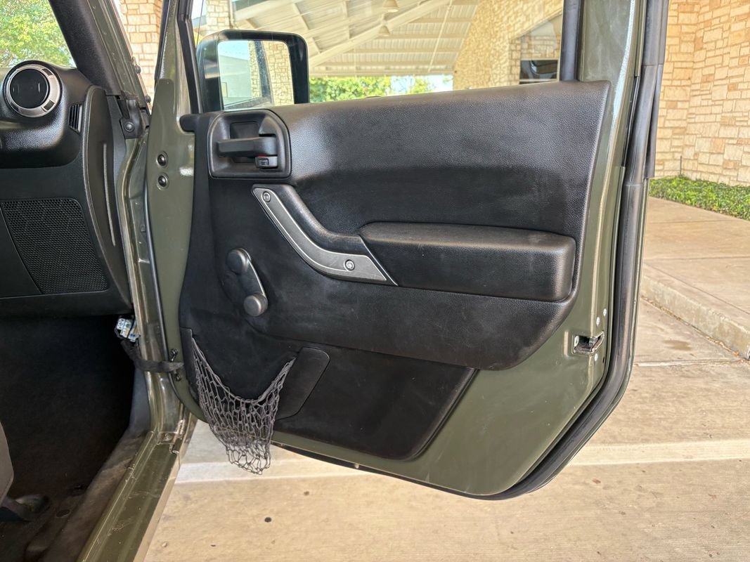 Used 2015 Jeep Wrangler Unlimited Sport AWD/4WD image 24