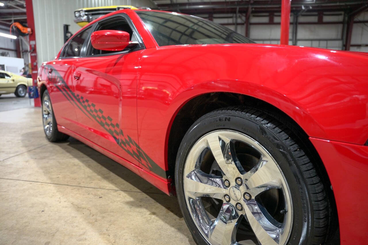 Used 2014 Dodge Charger SXT image 39