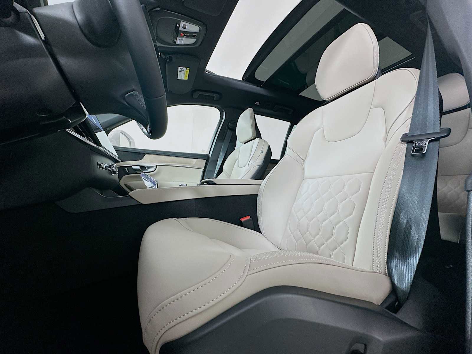 New 2026 Volvo XC90 B5 Plus image 19