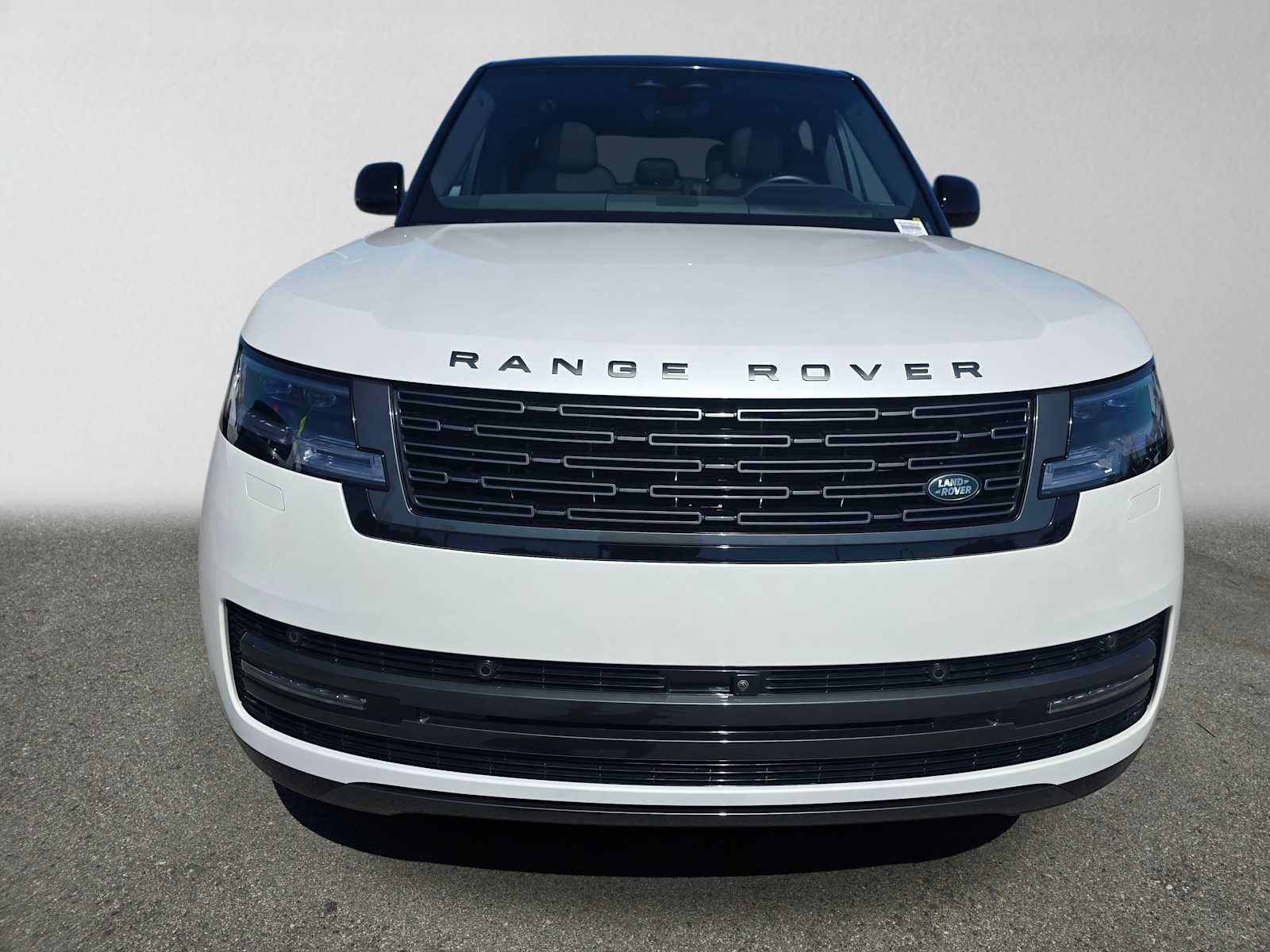 Used 2025 Land Rover Range Rover Long Wheelbase SE AWD/4WD image 8