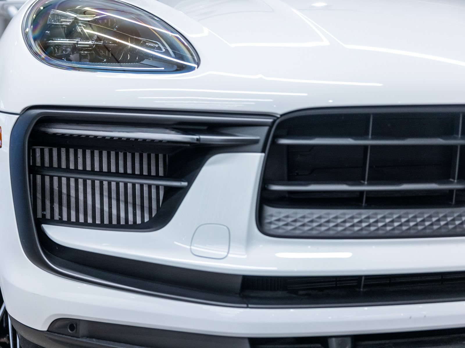 Certified 2025 Porsche Macan S AWD/4WD image 17
