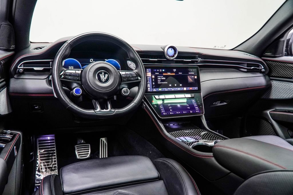 Used 2024 Maserati Grecale Trofeo image 19