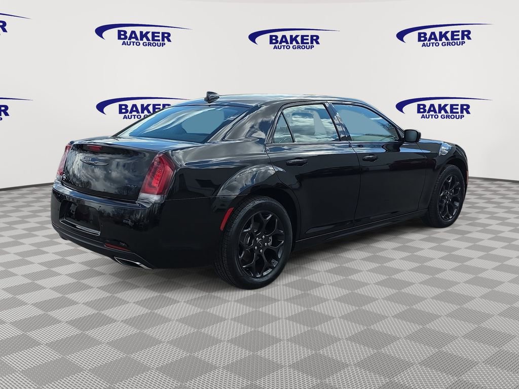 Used 2023 Chrysler 300 Touring L w/ Comfort Group AWD/4WD image 3