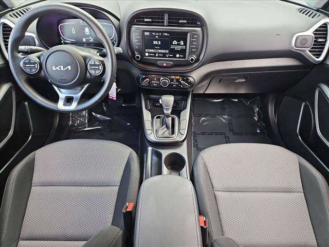 Used 2025 Kia Soul LX FWD image 16